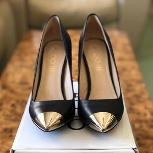 Aldo “Essi” gold tipped toe cap heels